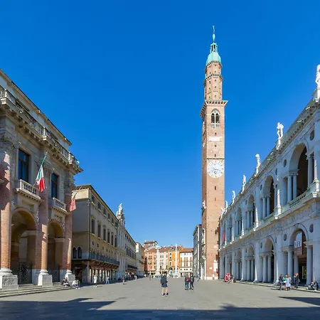 Wake Up Next To Vicenza's Beautiful Square!
