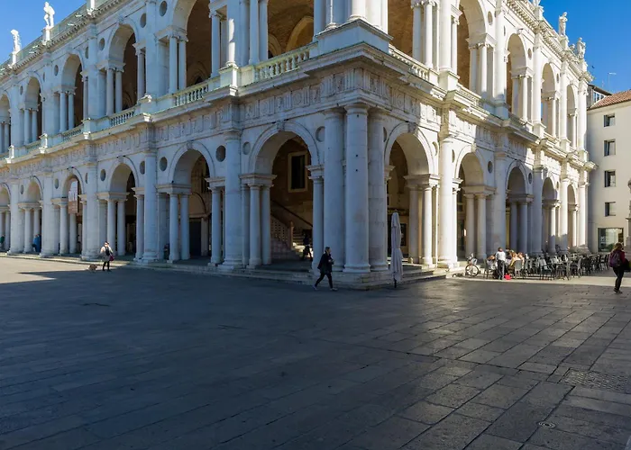 Wake Up Next To Vicenza's Beautiful Square! Appartement Vicenza