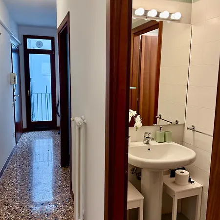 Wake Up Next To Vicenza's Beautiful Square!